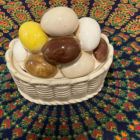 Vintage Armbee made in Japan ceramic egg basket with lid. EUC!! - Picture 2 of 16